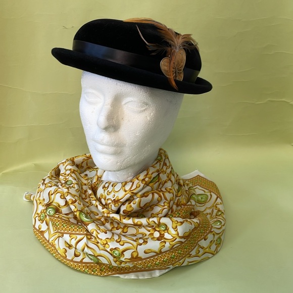 Vintage black Flechats small velvet hat - Picture 5 of 9